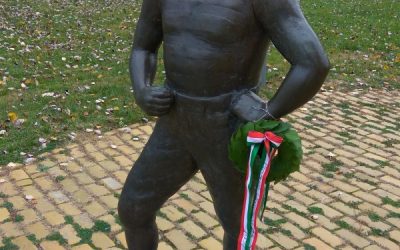 A Sportmúzeum munkatársai megkoszorúzták Vermes Lajos szobrát Palicson